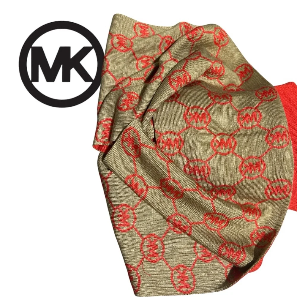Michael Kors Fall2015 Matching Hat‎ and Scarf Set
